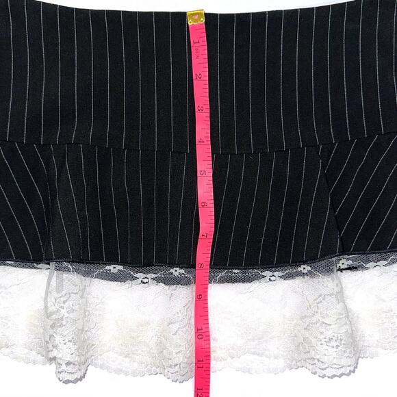 SOLD 💕Vintage Y2K Brat Wet Seal Pinstripe Lace Micro Mini Skirt Size Small - Picture 7 of 8